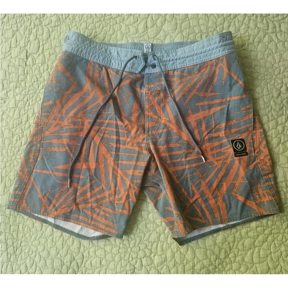 Volcom Men's Tropical Patterned Swim Shorts